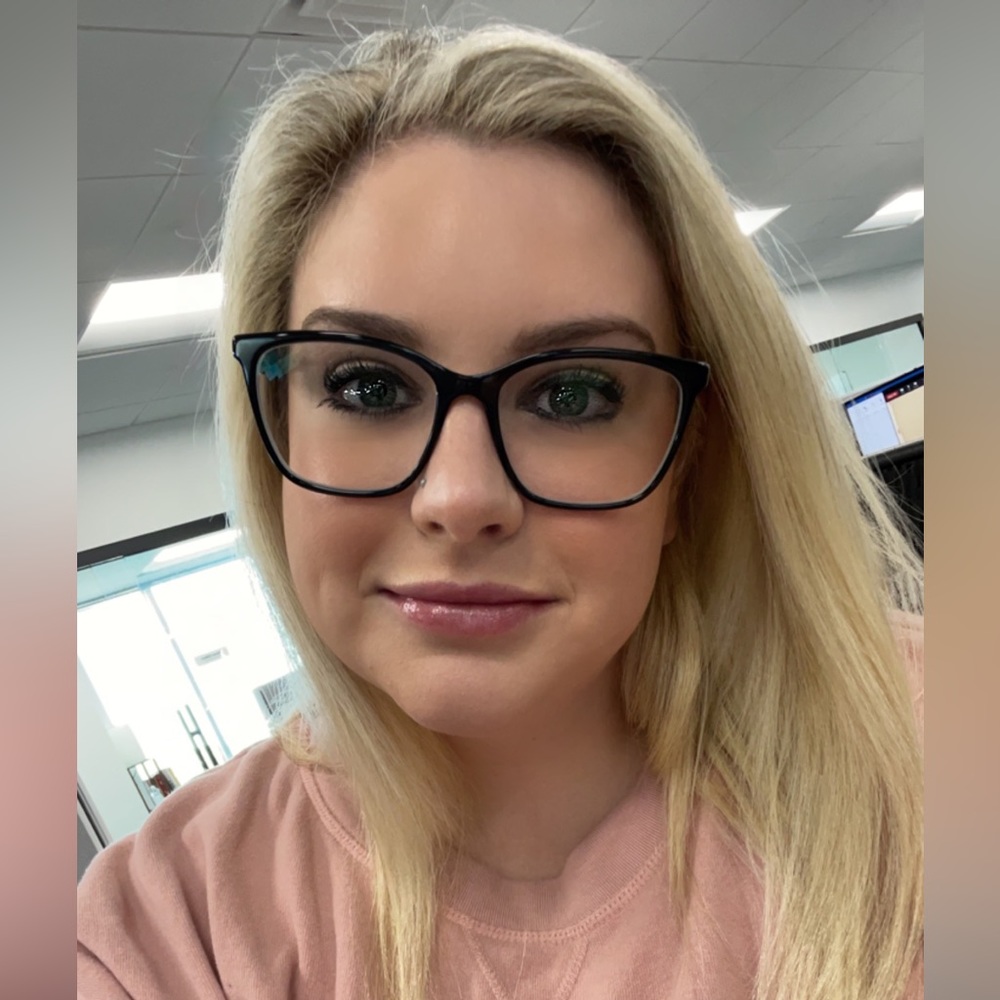 Meet your Posher, Hannah